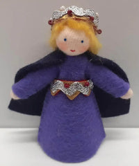 Jahreszeitenpüppchen Prinz mit schwarzem Cape Ambrosius