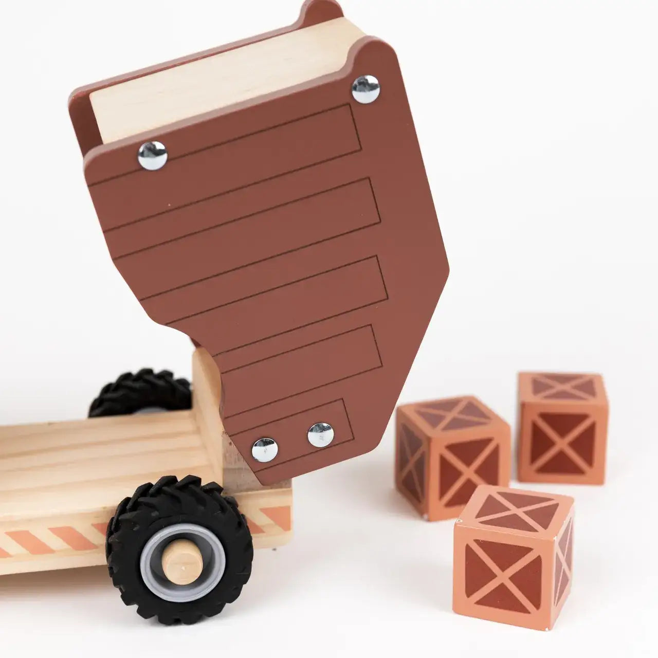 Robuster_Holz_LKW_mit_3_Containern_und_Vollgummiraedern_EGMONT_TOYS_Sonstiges_Holzspielzeug_5420023042170_136716899_3_1 - kunstundspiel 