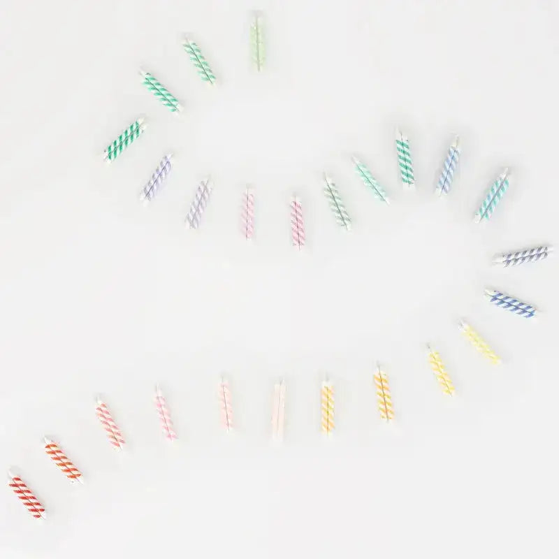 meri-meri-regenbogengestreifte-minikerzen-50er-set-kunstundspiel-4 - kunstundspiel 