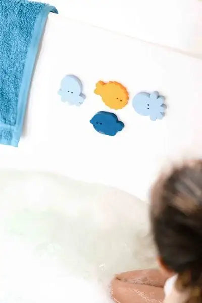 quut-badesticker-fishing-bath-stickers-deep-sea-kunstundspiel-5 - kunstundspiel 