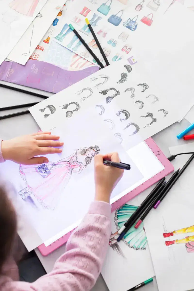 styling-workshop-mit-beleuchtetem-tablet-bastelset-kunstundspiel-4 - kunstundspiel 
